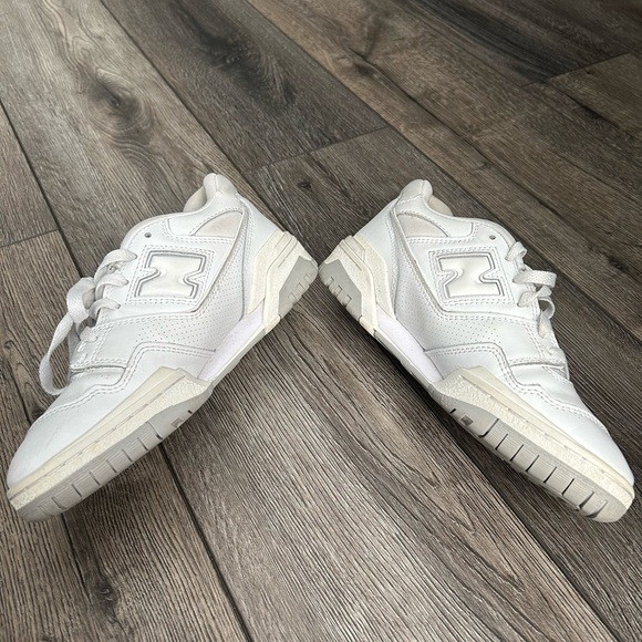 New Balance 550 White Women’s Size 7 – Classic Retro Basketball Sneaker - Picture 7 of 16
